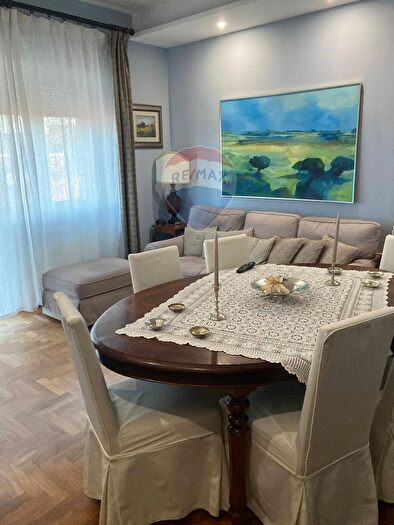 Appartamento con 7 locali in vendita in Via Papa Vigilio, Siracusa