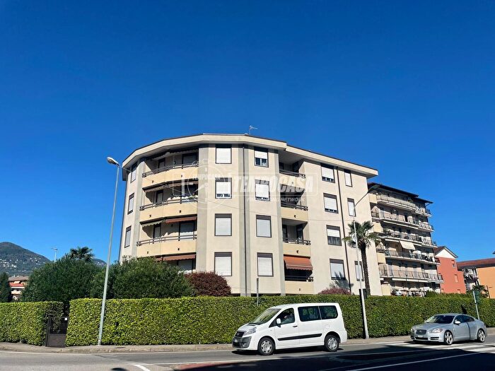 Appartamento trilocale in vendita in Via Guido Rossa, Verbania