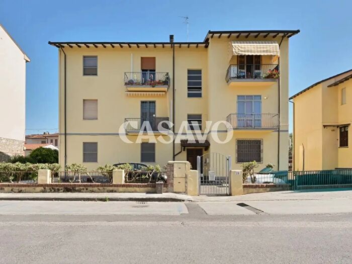 Appartamento trilocale in vendita in Via Quarantola, Pisa