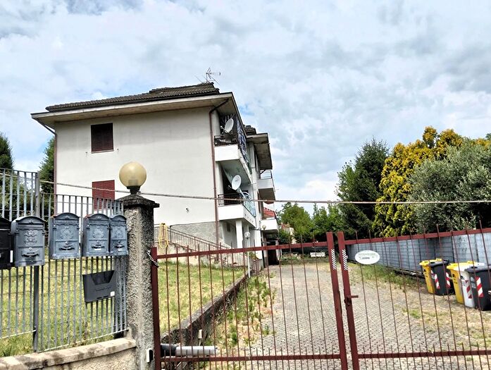 Appartamento trilocale in vendita in Via Santa Caterina, Castelletto DOrba