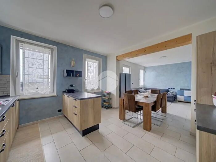 Case in Vendita e in Affitto - 2