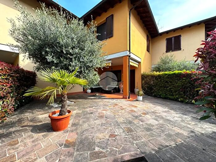 Casa quadrilocale in vendita in Via Anna Frank, Paratico