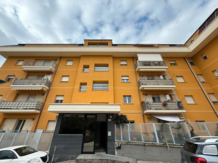 Casa quadrilocale in affitto in Via Piersanti Mattarella, Centro, Caltanissetta