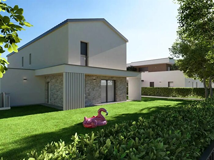 Appartamento con 6 locali in vendita in Via Martiri di Cefalonia, Montecchio Maggiore