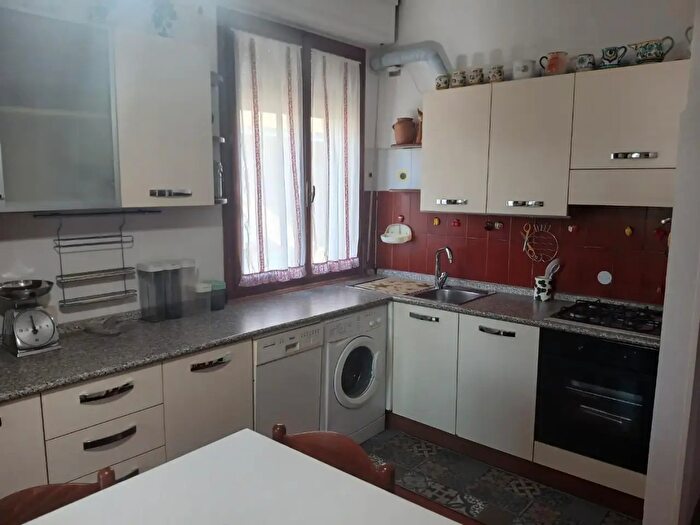 Appartamento trilocale in affitto in Pisa