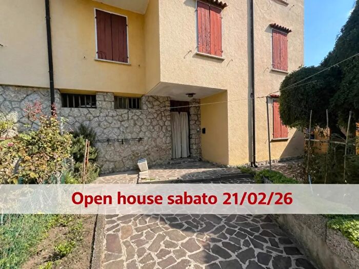 Appartamento con 7 locali in vendita in Meolo