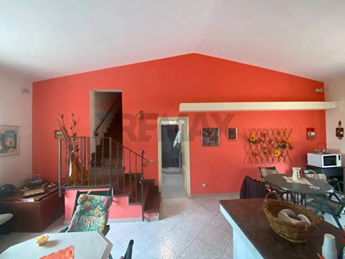 Casa con 8 locali in vendita in Via Piano San Michele Snc, Altavilla Milicia