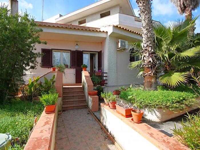 Casa con 5 locali in vendita in Via Michelangelo, PresicceAcquarica