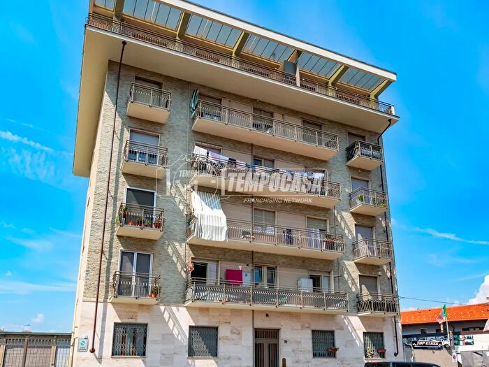 Appartamento trilocale in vendita in Via Refrancore, Torino