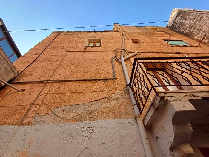 Appartamento con 8 locali in vendita in Marsala