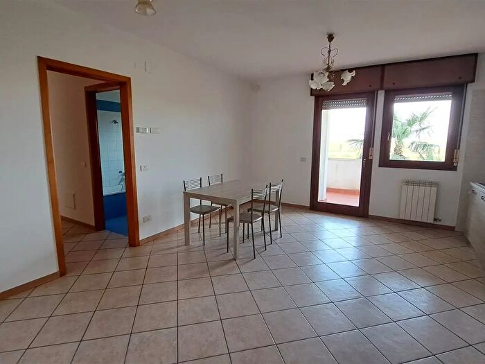 Appartamento trilocale in vendita in Via Montà, Padova