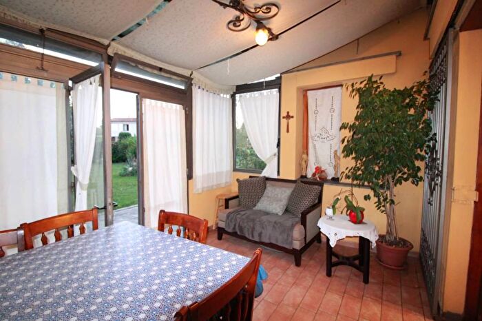 Casa con 8 locali in vendita in Pontedera