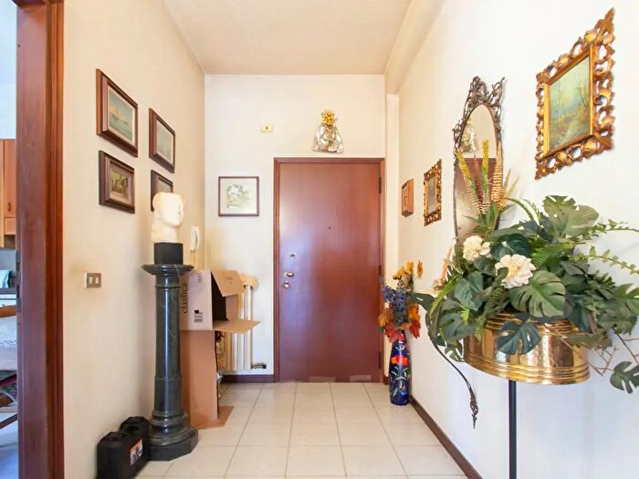 Appartamento trilocale in vendita in Via delle Rose, Cusano Milanino