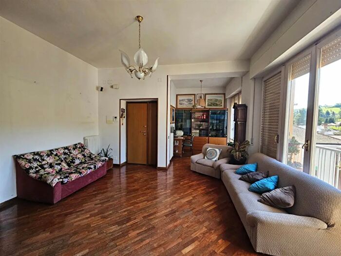 Appartamento con 5 locali in vendita in San Severino Marche