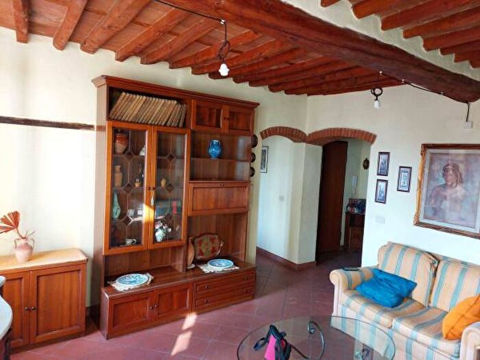 Appartamento con 5 locali in vendita in Via del Toro, Lucca