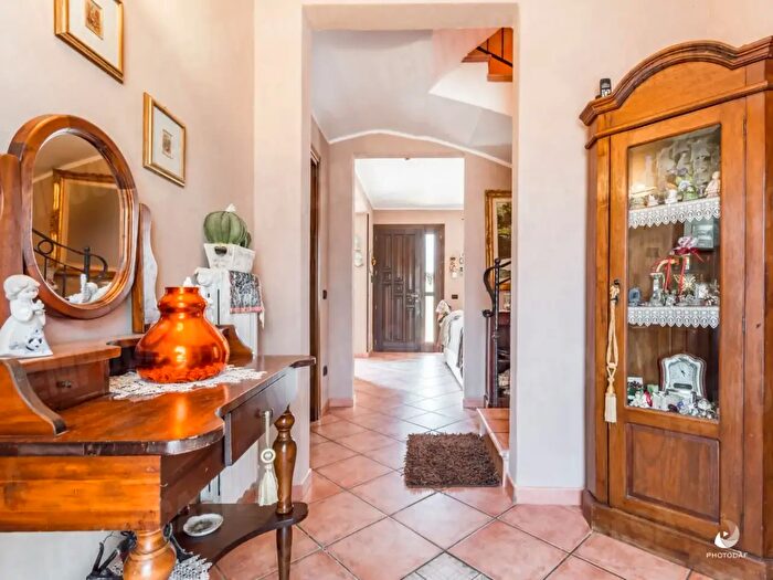 Casa quadrilocale in vendita in Via delle Valli, Mirandola