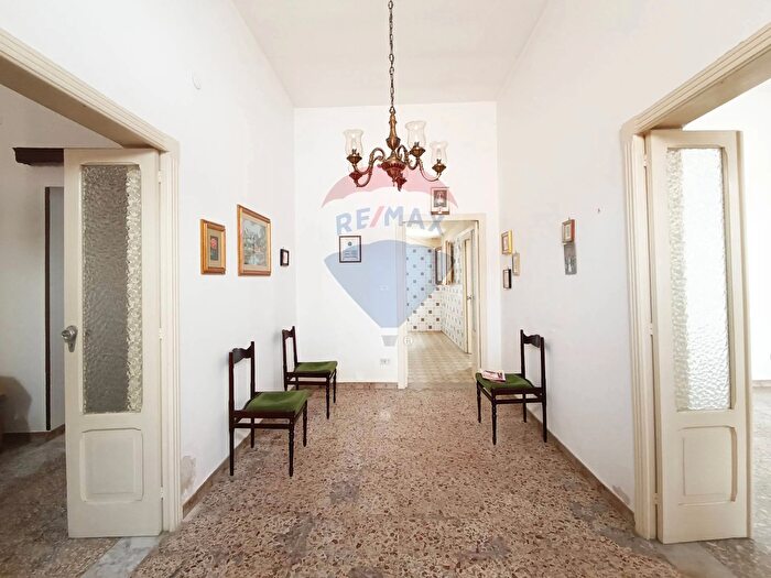 Casa con 7 locali in vendita in San Vito Dei Normanni