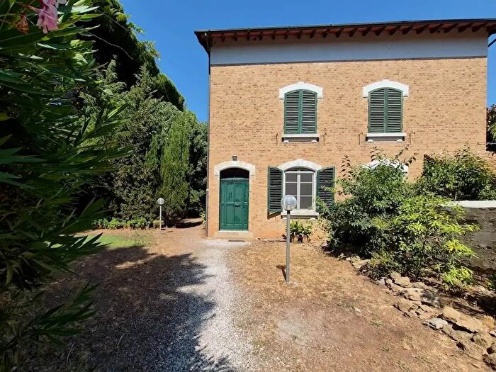 Casa con 6 locali in vendita in Via Malta, Rosignano Marittimo