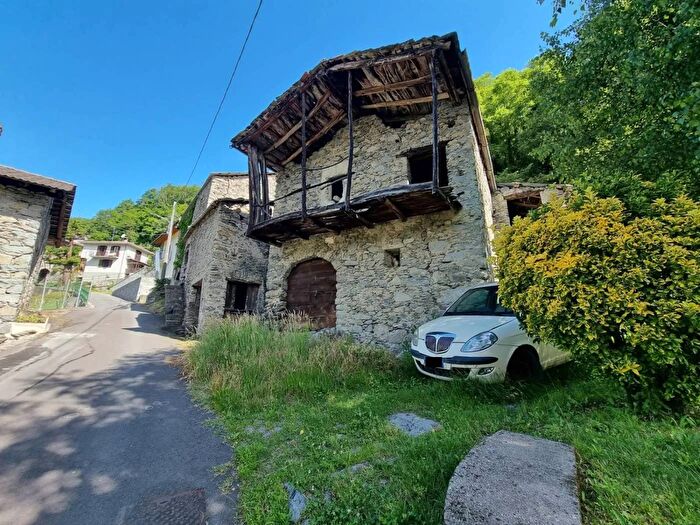 Casa trilocale in vendita in Via Barossedo Cercino, Cercino