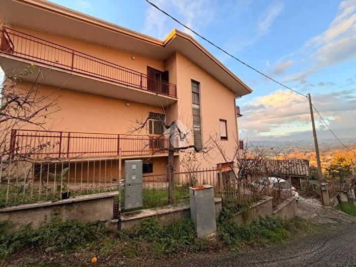 Casa con 10 locali in vendita in Via Colle SantAgostino, Ripi