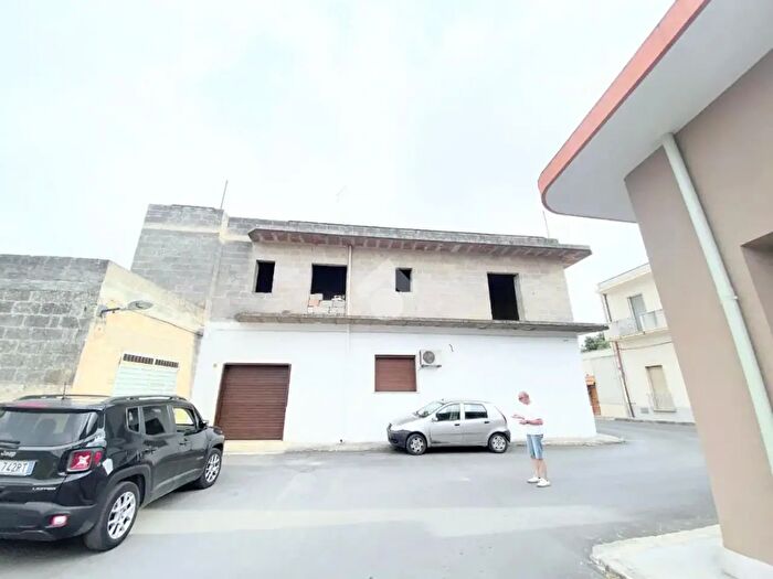 Casa con 12 locali in vendita in Via delle Perdonanze, Manduria