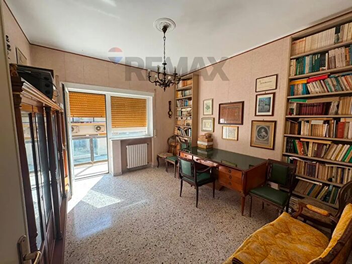 Appartamento con 7 locali in affitto in Viale Virgilio a, Taranto