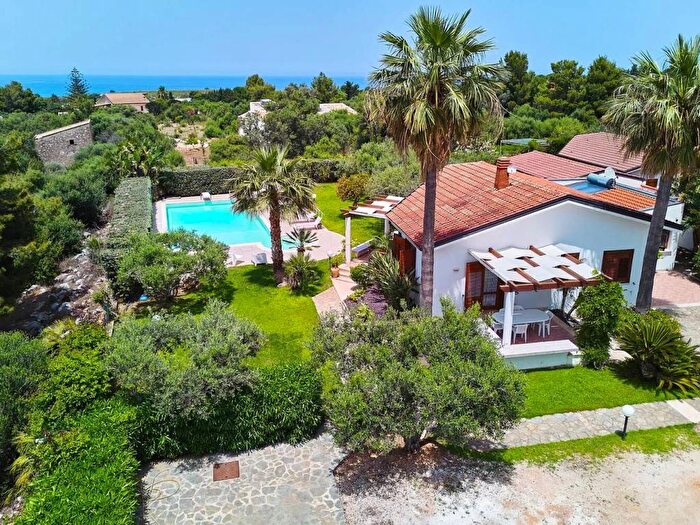 Casa quadrilocale in affitto in Contrada Acquavite, Castellammare del Golfo