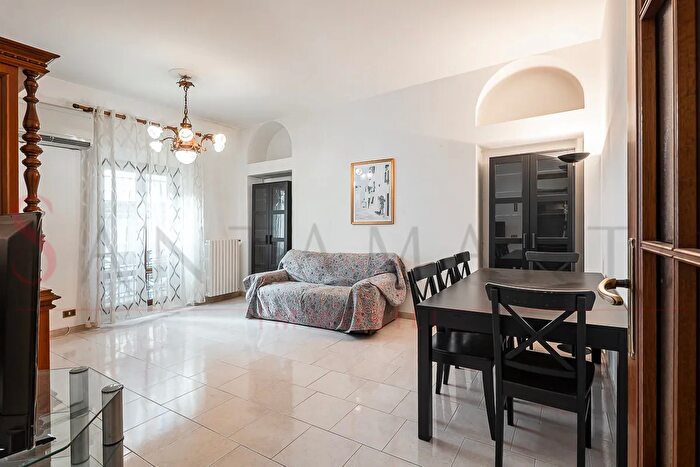 Appartamento quadrilocale in vendita in Viale Monte Nero, Milano