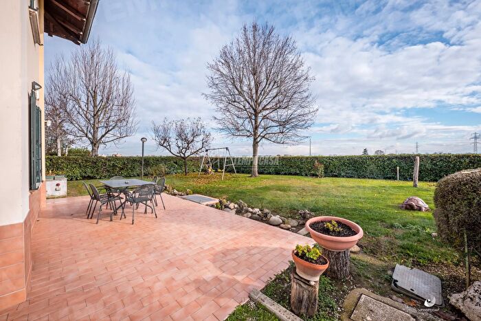 Appartamento quadrilocale in vendita in Via Piumazzo a, Castelfranco Emilia