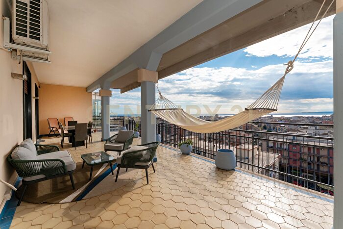 Appartamento con 8 locali in vendita in Via Vincenzo Giuffrida, Catania