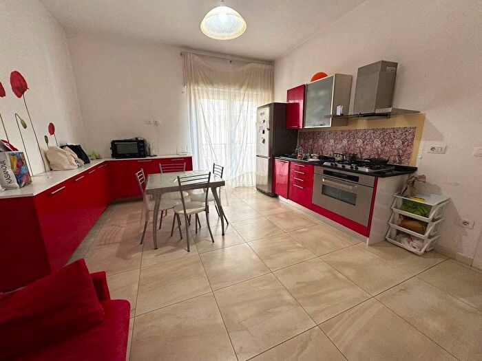 Appartamento quadrilocale in affitto in Catanzaro Lido, Catanzaro