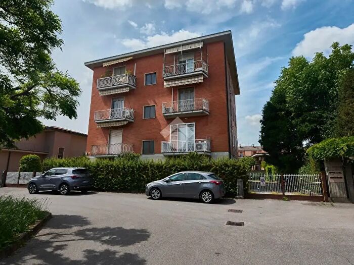 Appartamento trilocale in vendita in Largo Treves, Zelo Buon Persico