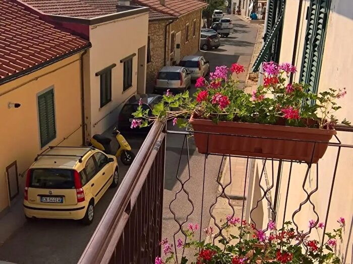 Casa con 6 locali in vendita in Rosignano Marittimo