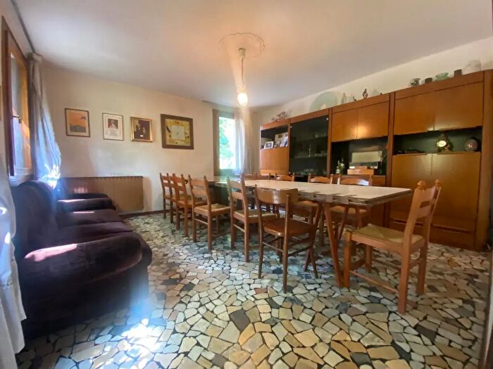 Casa con 7 locali in vendita in Via San Cristoforo, Costabissara