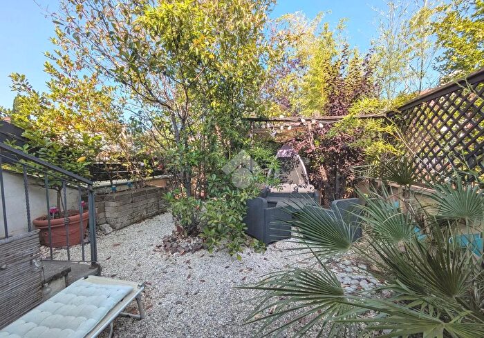 Casa con 5 locali in vendita in Largo Europa Unita, Ciampino