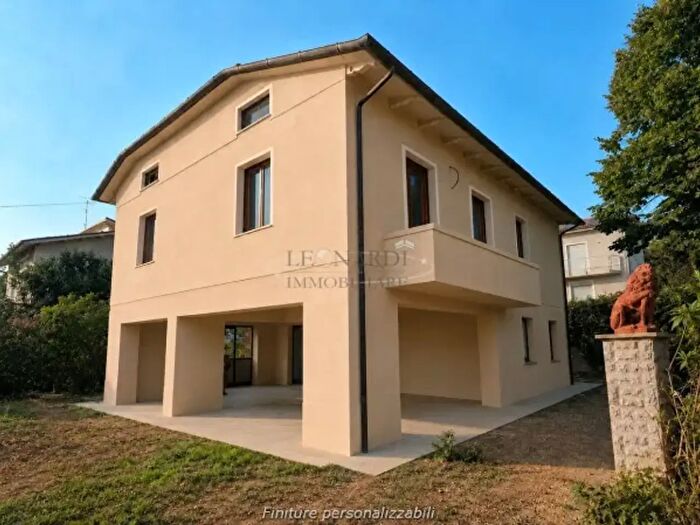 Casa con 6 locali in vendita in Sansepolcro