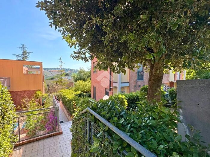 Appartamento trilocale in vendita in Via Palmiro Togliatti, Ancona