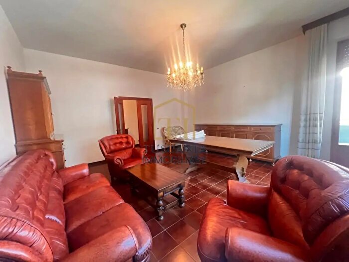 Appartamento con 6 locali in vendita in Poggibonsi