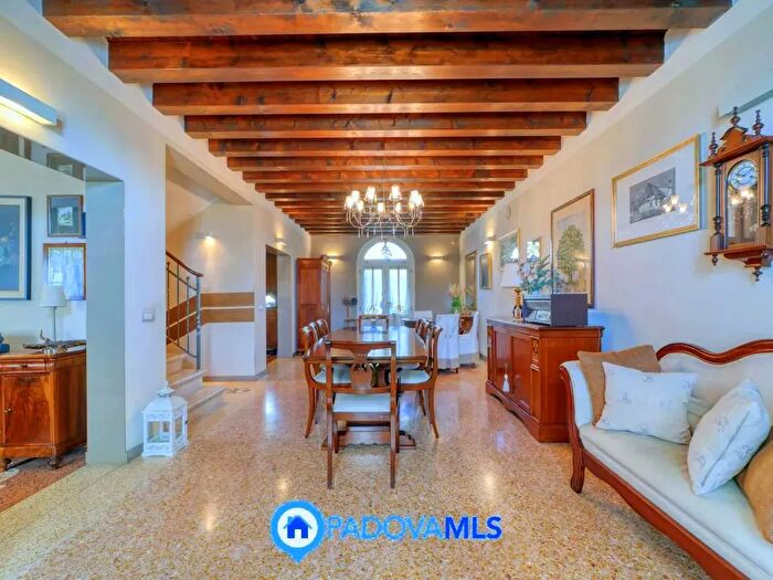 Casa con 10 locali in vendita in Via Roma, Noventa Padovana