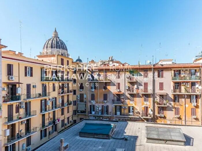 Appartamento trilocale in affitto in Via Alessandro III, Roma