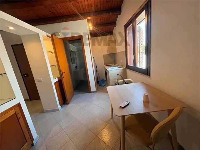 Appartamento trilocale in affitto in Siracusa