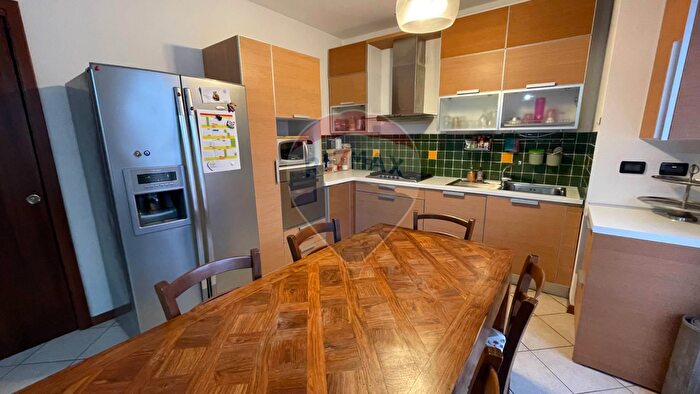 Appartamento con 6 locali in vendita in Via Giuseppe Fabbri, Ferrara