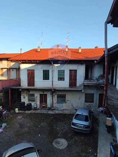 Casa quadrilocale in vendita in Engalfredo, Samarate