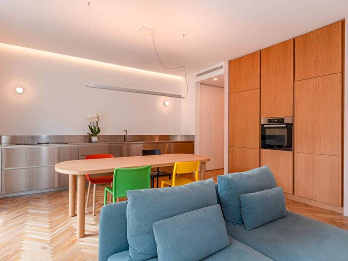 Appartamento quadrilocale in affitto in Via Alfonso Capecelatro, San Siro, Milano
