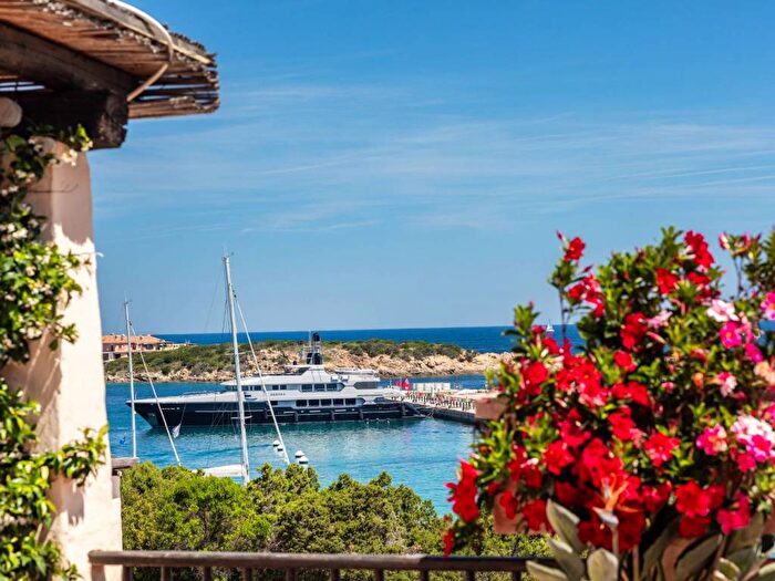 Appartamento con 5 locali in affitto in Via La Passeggiata, Porto Cervo, Arzachena