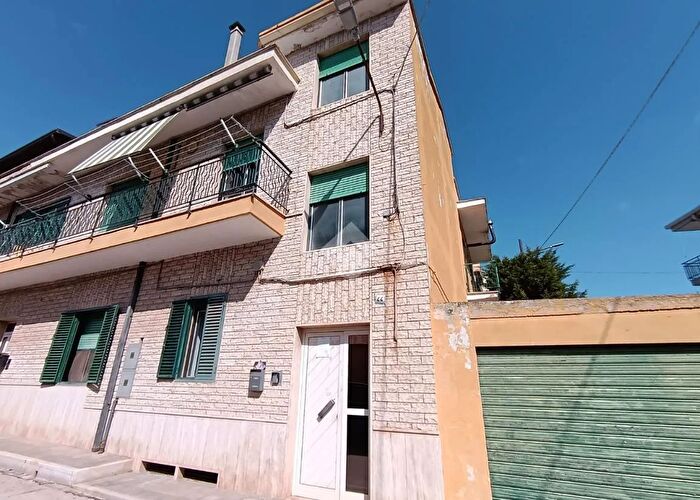 Casa con 5 locali in vendita in Via Indipendenza, Cassano Delle Murge