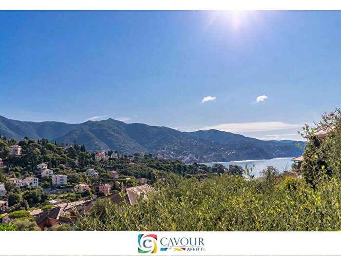 Appartamento con 5 locali in affitto in Via Ai Castagneti, San Michele di Pagana, Rapallo