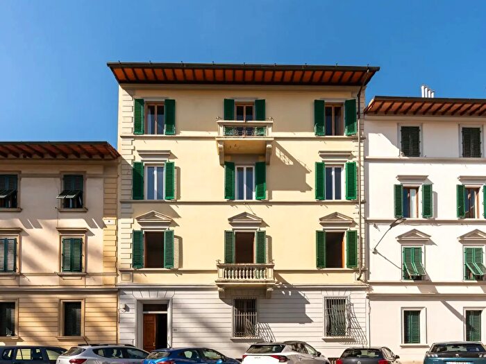 Appartamento con 6 locali in vendita in Firenze