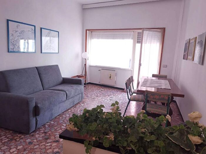 Appartamento quadrilocale in affitto in Piazza Repubblica, Centro, Sestri Levante