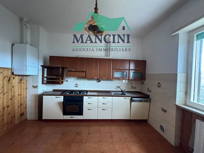 Appartamento con 5 locali in vendita in Via Calabria, Jesi